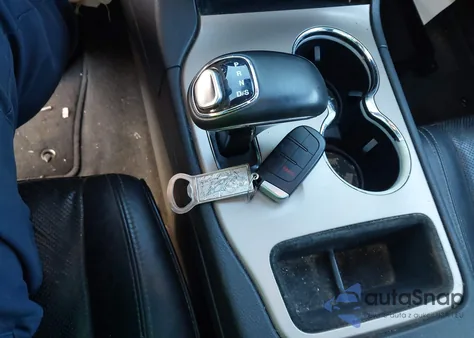 2014 Jeep Grand Cherokee Overland z USA, uszkodzony, nr VIN 1C4RJECTXEC212434